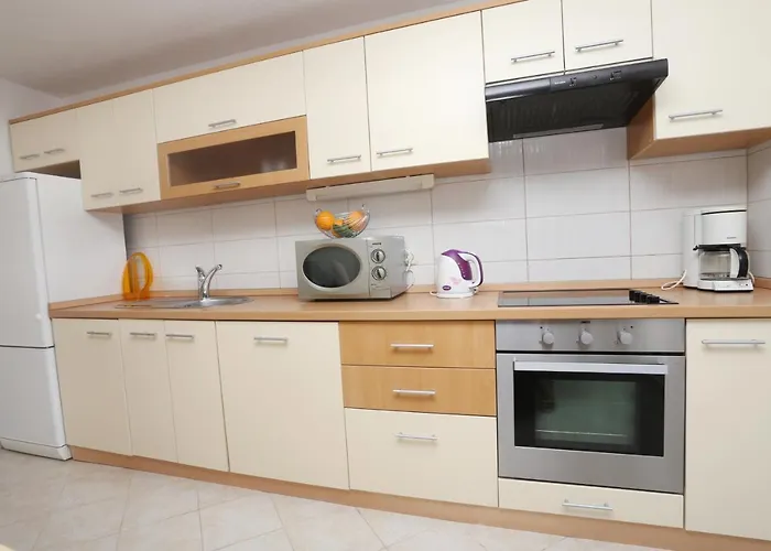Apartament By The Sea - 8683 Trogir